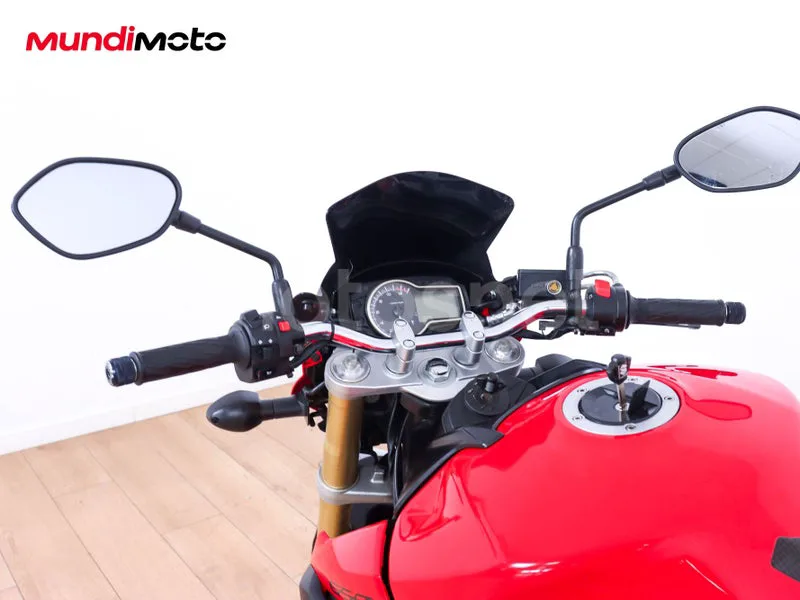 Suzuki GSR750 - Vista 11
