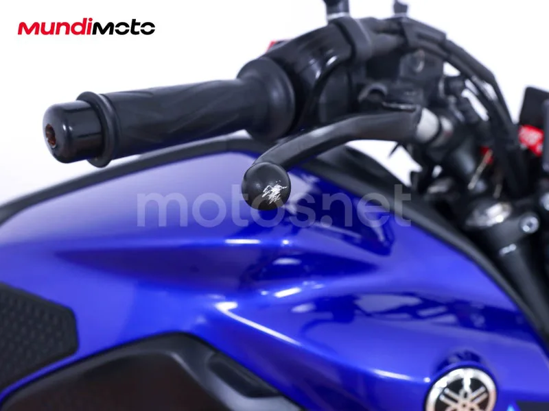 Suzuki GSR750 - Vista 13