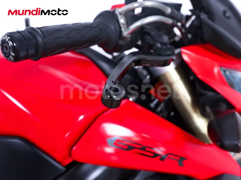 Suzuki GSR750 - Vista 15