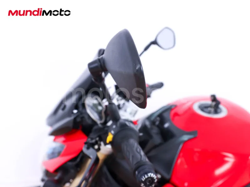 Suzuki GSR750 - Vista 19