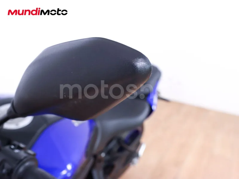 Suzuki GSR750 - Vista 29