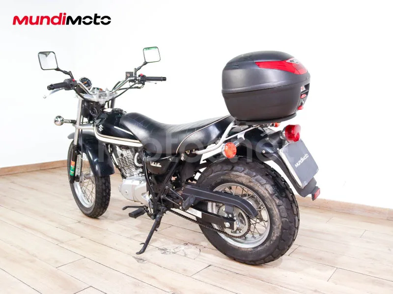 Suzuki VanVan 125 - Vista 8