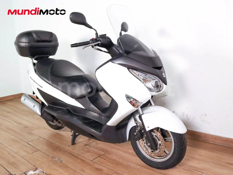 Suzuki Burgman 200 2499 € 2015 Madrid - 2