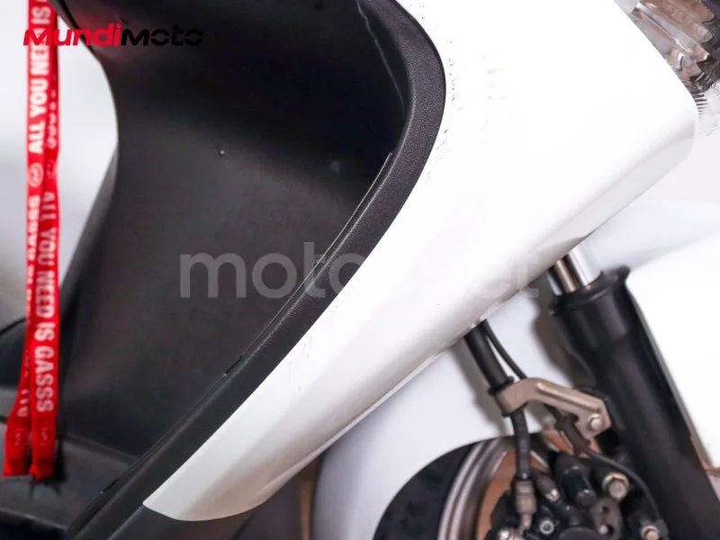 Suzuki Burgman 200 - Vista 17