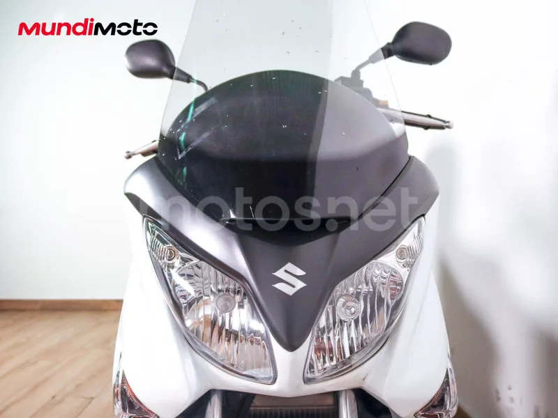 Suzuki Burgman 200 - Vista 5