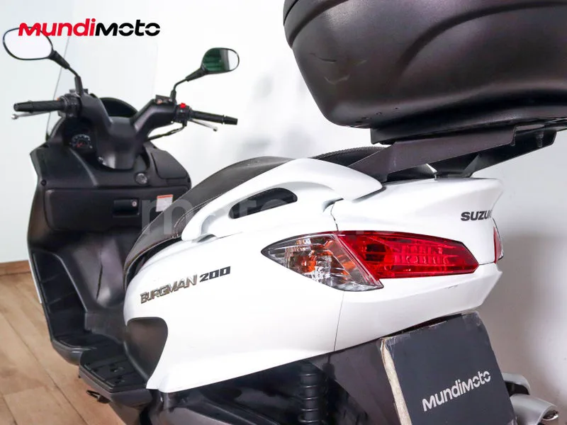 Suzuki Burgman 200 - Vista 9