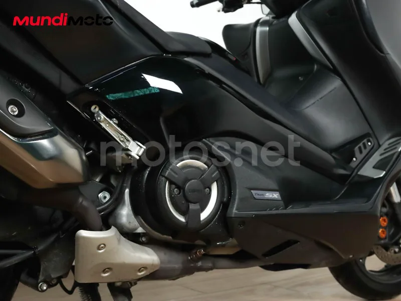 Yamaha TMAX 530 - Vista 4