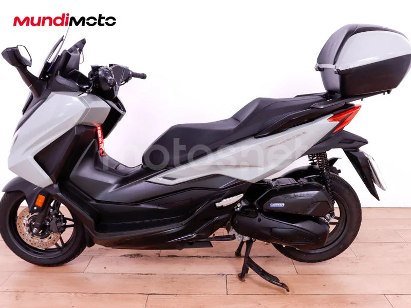 Honda Forza 125 - Vista 6