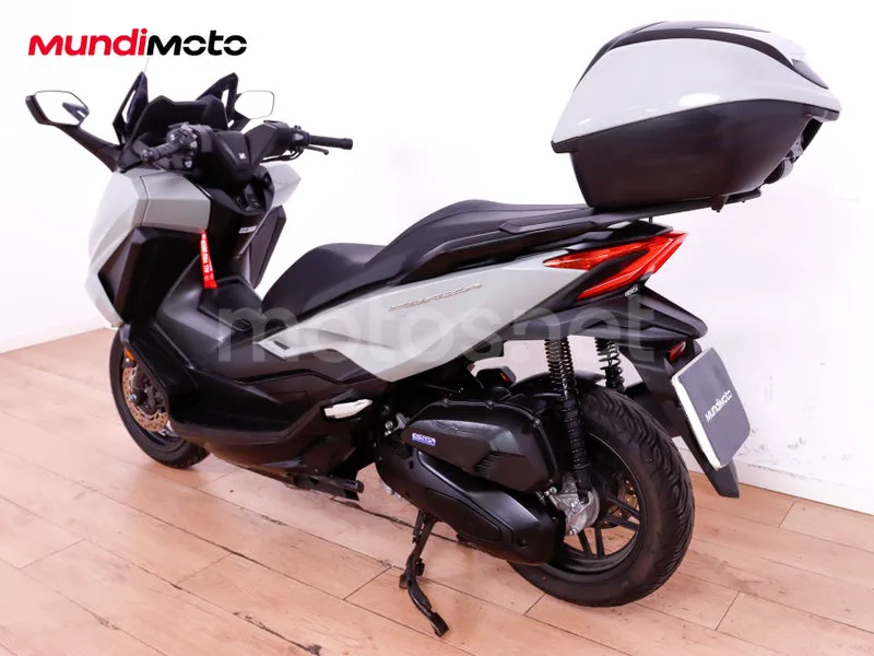 Honda Forza 125 - Vista 8