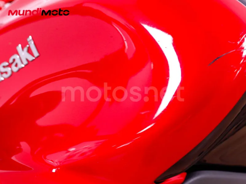 Kawasaki Z900 - Vista 40