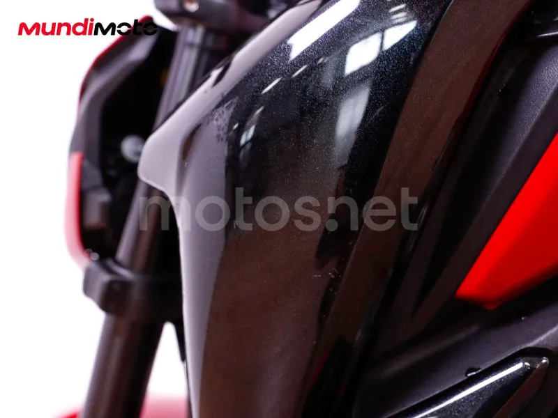 Kawasaki Z900 - Vista 43