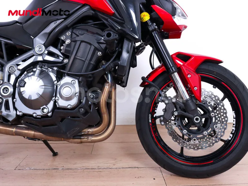 Kawasaki Z900 - Vista 53
