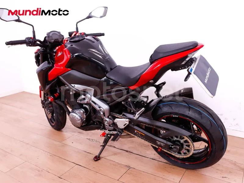 Kawasaki Z900 - Vista 8