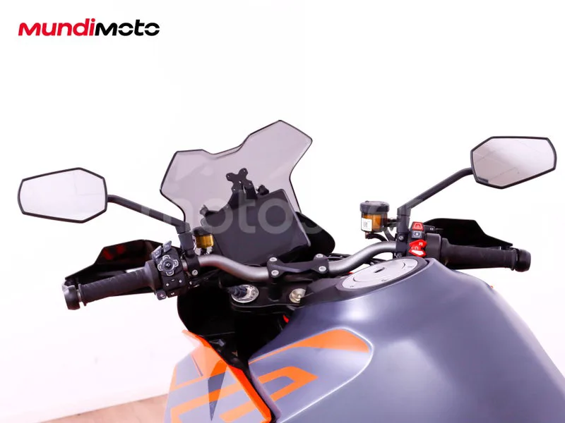 KTM 1290 Super Duke GT - Vista 11