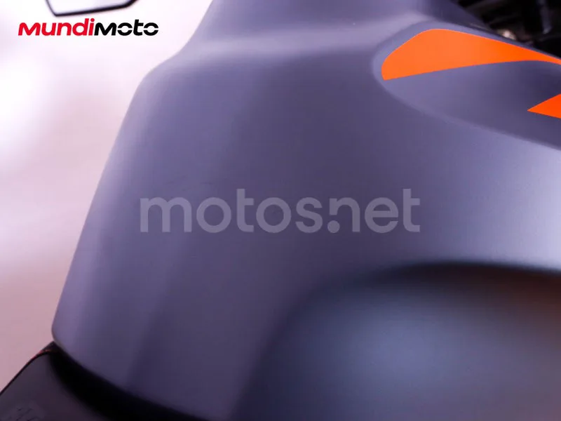 KTM 1290 Super Duke GT - Vista 24