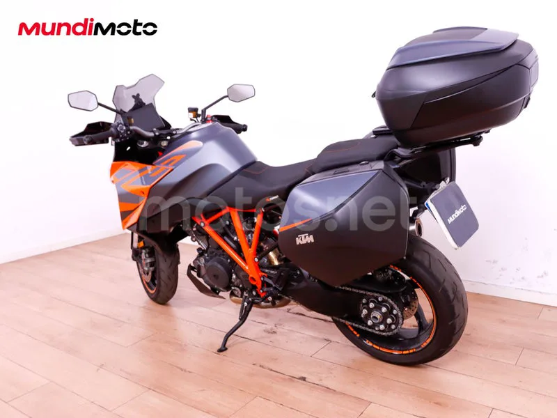 KTM 1290 Super Duke GT - Vista 8