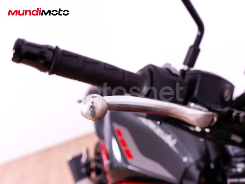 Kawasaki Z900 - Vista 23