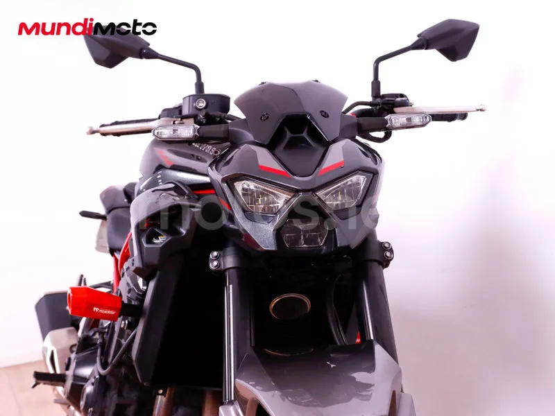 Kawasaki Z900 - Vista 5