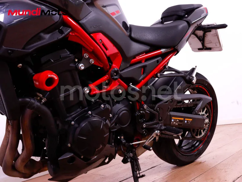 Kawasaki Z900 - Vista 10