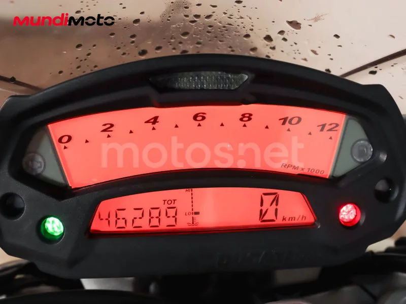 Ducati Monster 696 - Vista 12