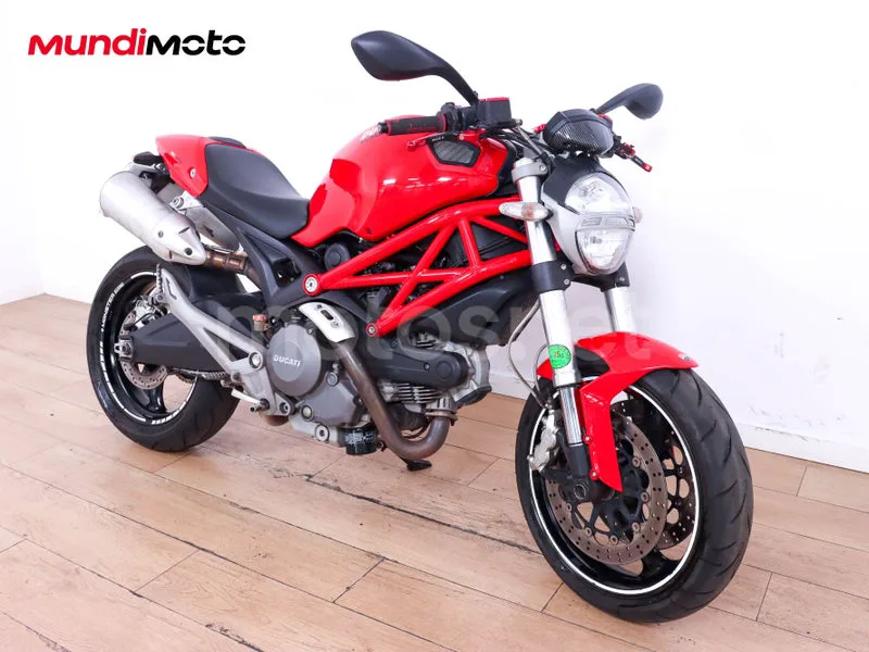 Ducati Monster 696 3899 € 2011 Barcelona - 2