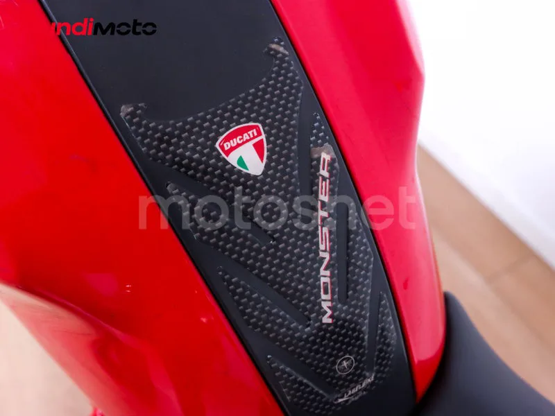 Ducati Monster 696 - Vista 17
