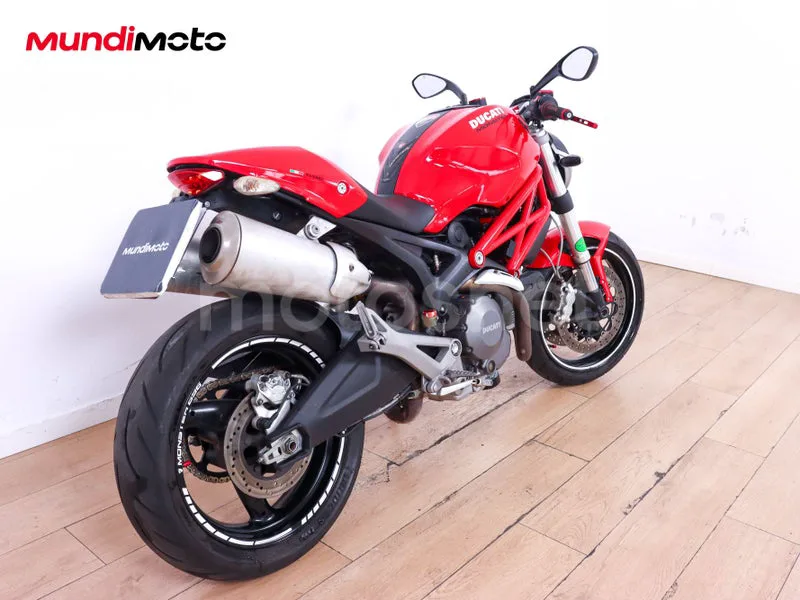 Ducati Monster 696 - Vista 3