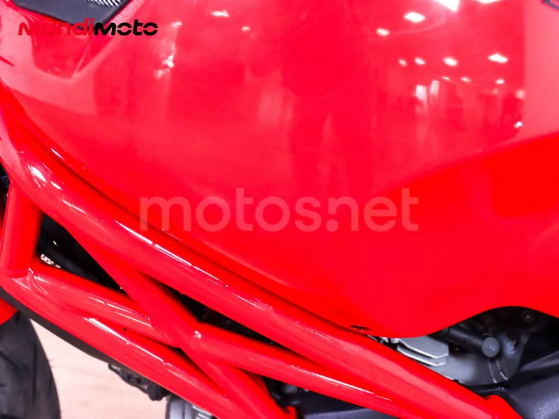 Ducati Monster 696 - Vista 23