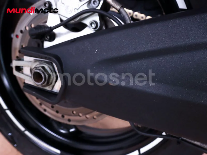 Ducati Monster 696 - Vista 28