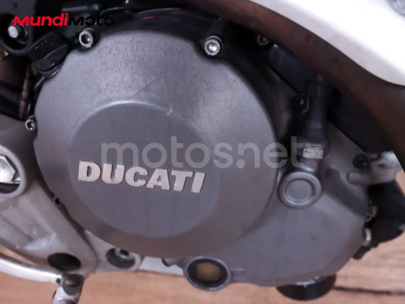 Ducati Monster 696 - Vista 29