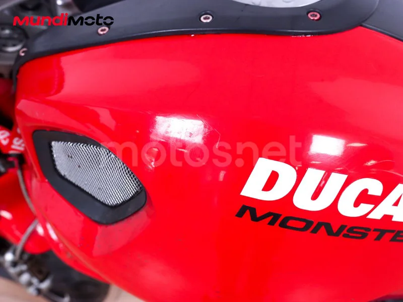Ducati Monster 696 - Vista 31