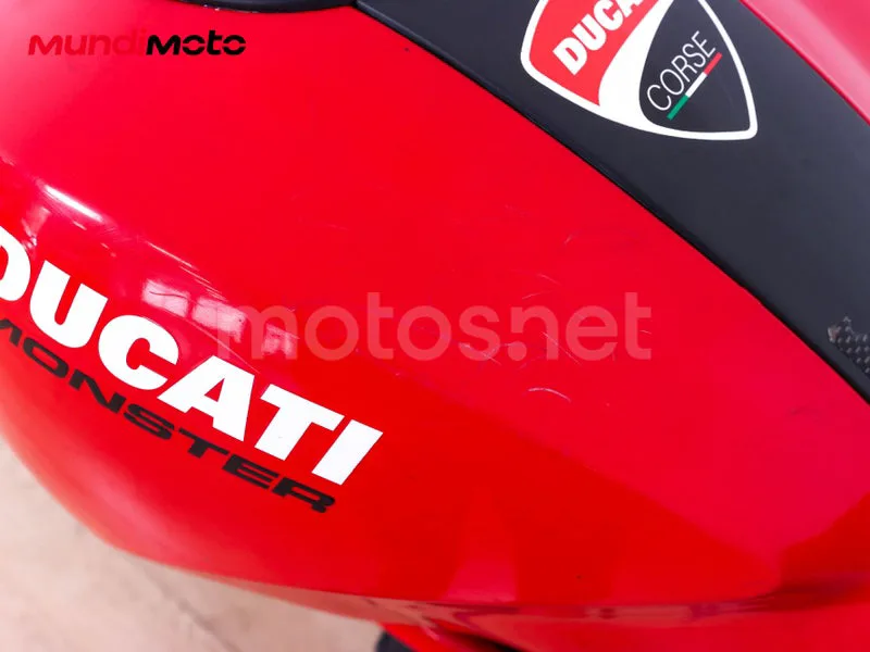 Ducati Monster 696 - Vista 32
