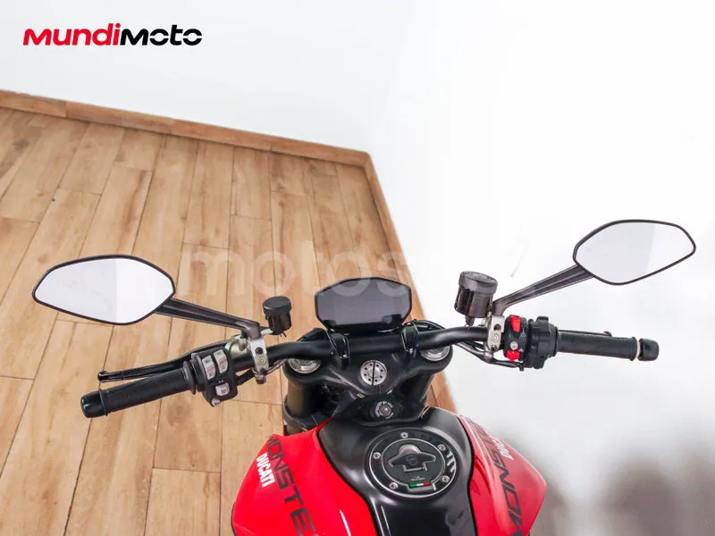 Ducati Monster - Vista 11