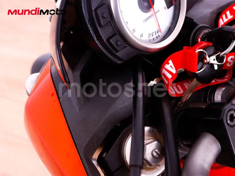 Kawasaki Z1000 - Vista 50