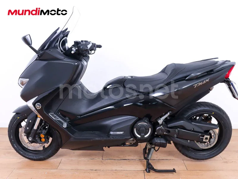 Yamaha TMAX - Vista 6