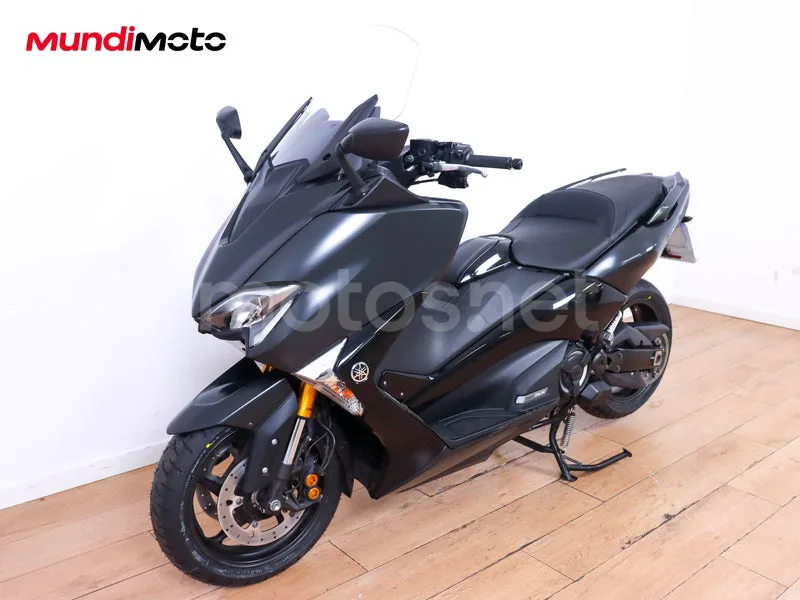 Yamaha TMAX - Vista 7
