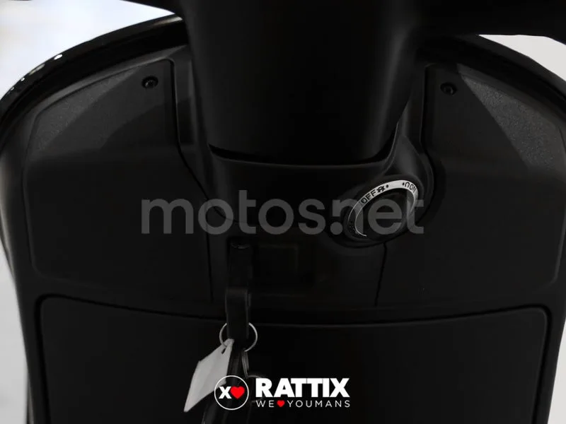 Vespa GTS 125 - Vista 10