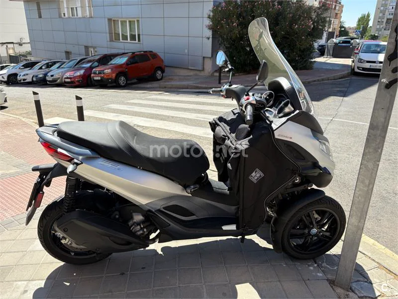 Piaggio MP3 - Vista 3