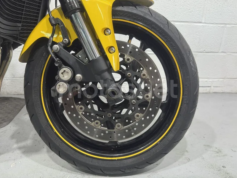 Yamaha FZ1 - Vista 12