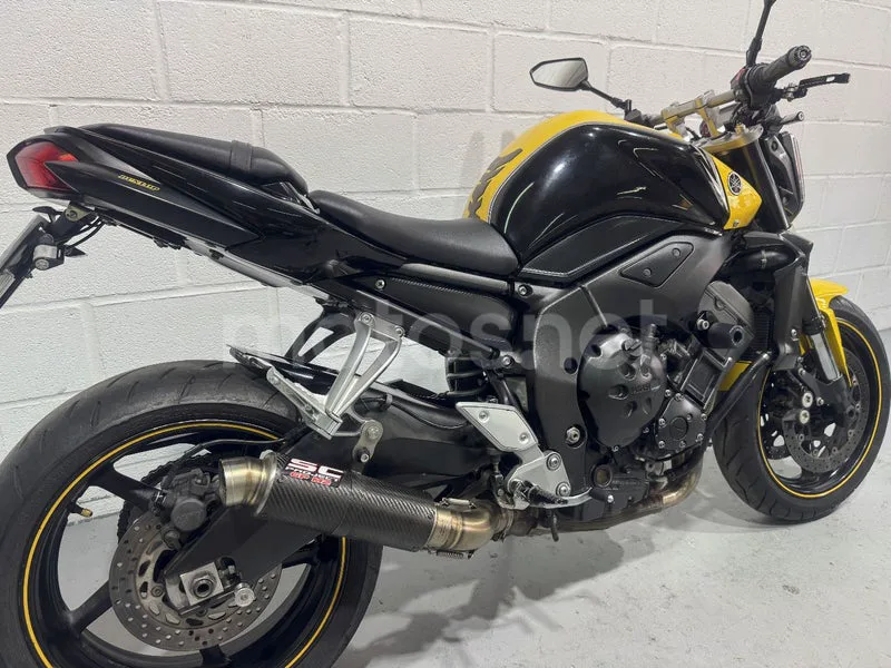 Yamaha FZ1 - Vista 17