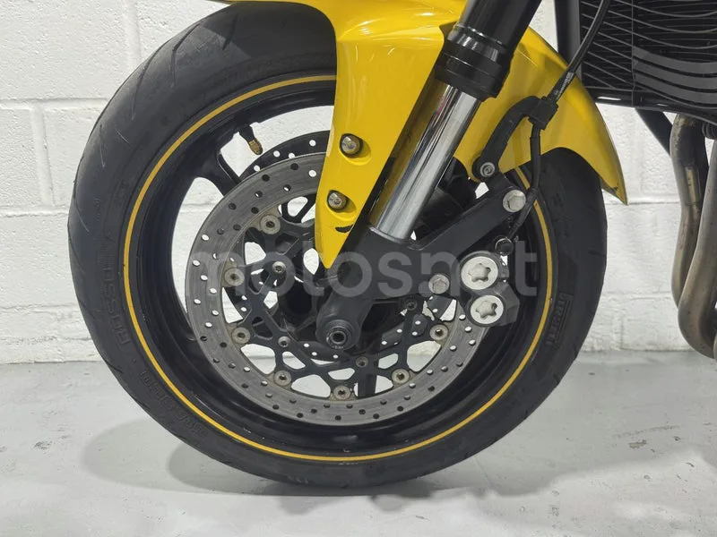 Yamaha FZ1 - Vista 20