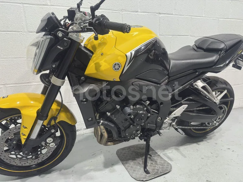 Yamaha FZ1 - Vista 24