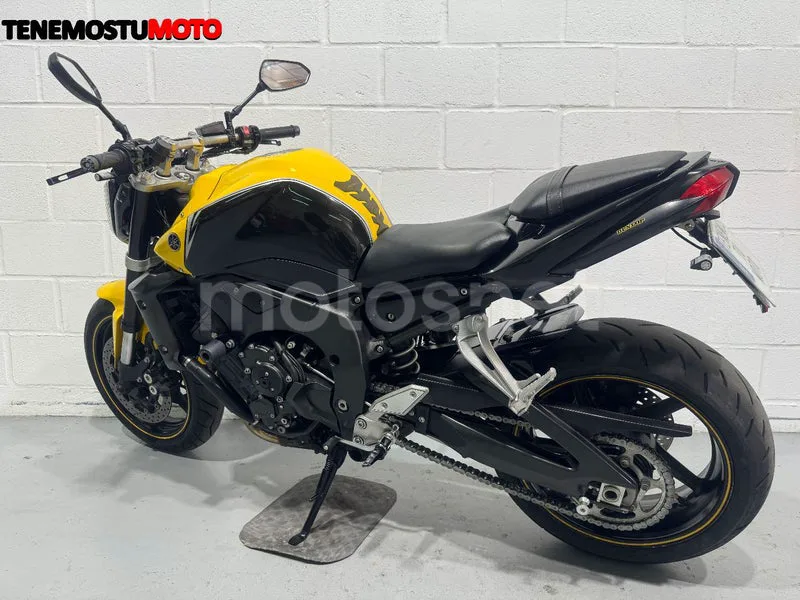 Yamaha FZ1 - Vista 6