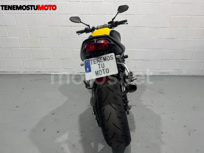 Yamaha FZ1 - Vista 8
