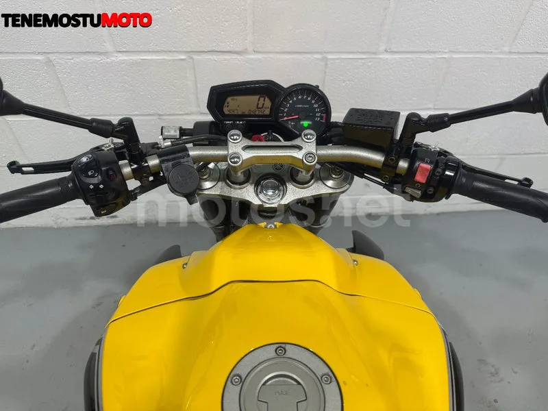 Yamaha FZ1 - Vista 10