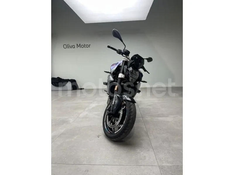 BMW F 900 R - Vista 3