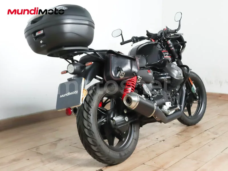 Moto Guzzi V7 III - Vista 3