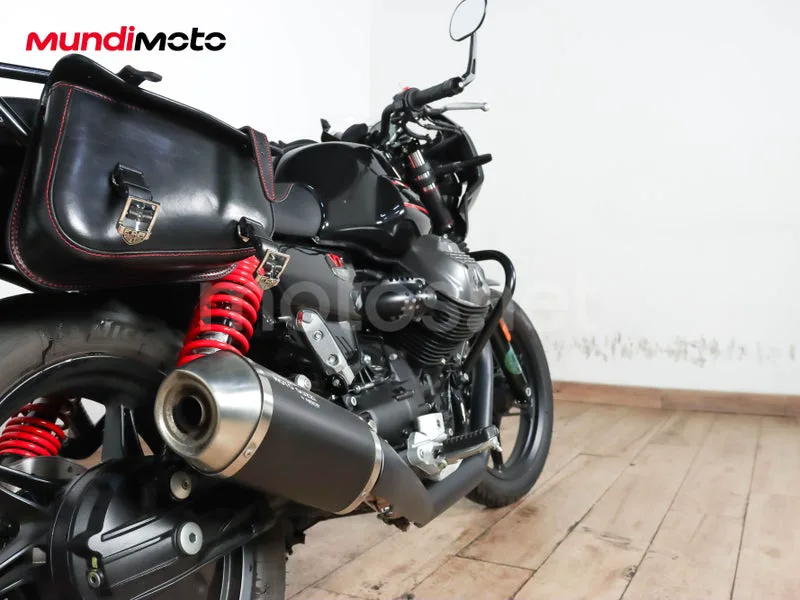 Moto Guzzi V7 III - Vista 4