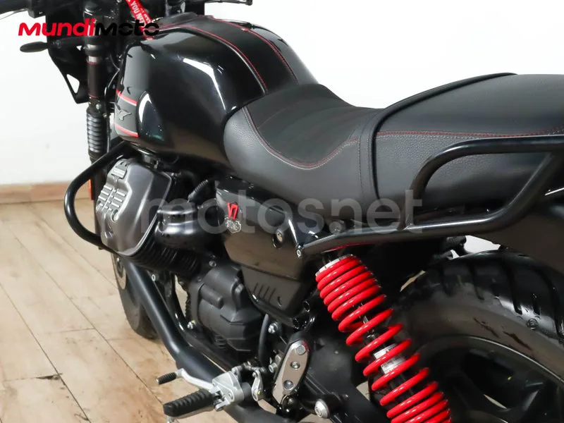 Moto Guzzi V7 III - Vista 9