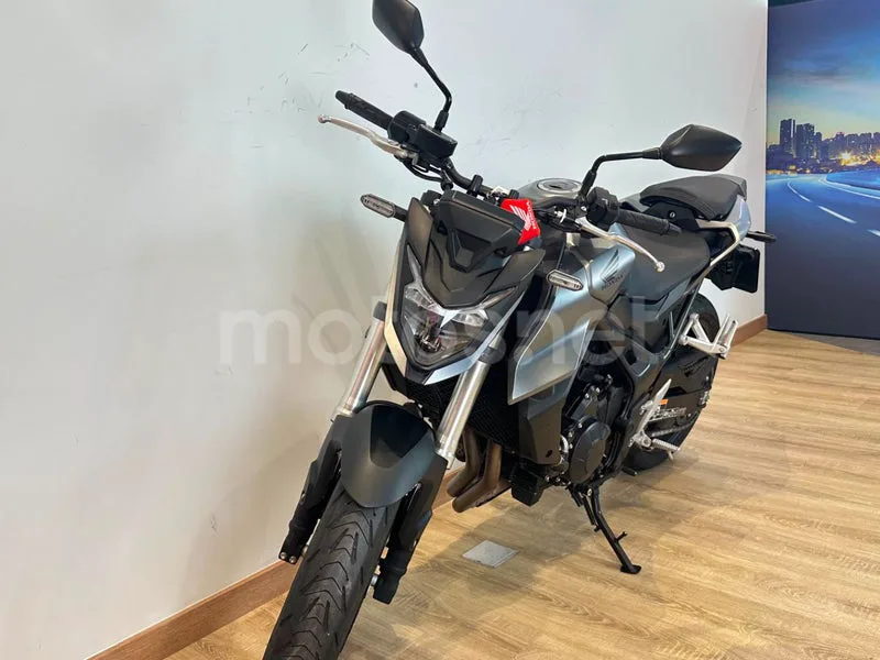 Honda CB750 Hornet - Vista 4